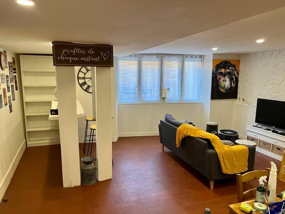 Dole : L Atelier Des Reves Apartment Luaran gambar