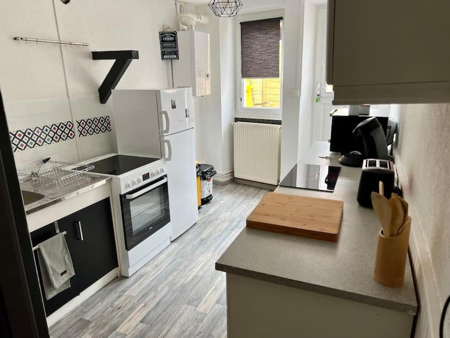Dole : L Atelier Des Reves Apartment Luaran gambar