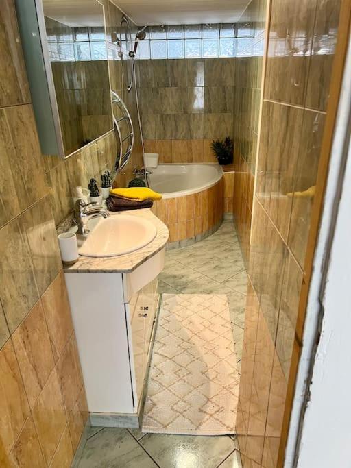 Dole : L Atelier Des Reves Apartment Luaran gambar