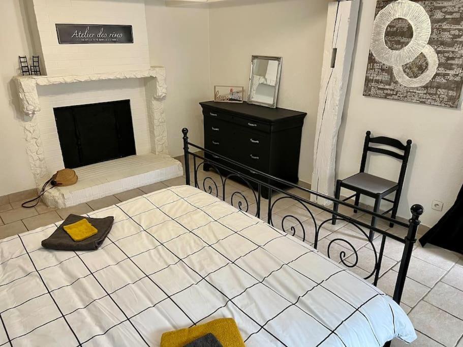 Dole : L Atelier Des Reves Apartment Luaran gambar